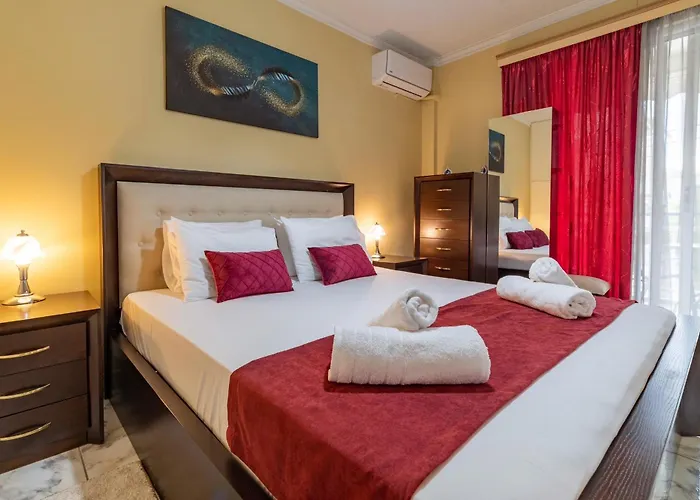 Johnny\'S Three Bedroom Apartment