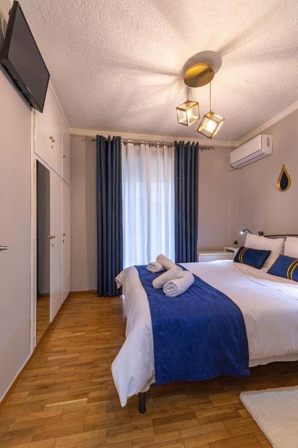 Johnny's Three Bedroom Apartment *