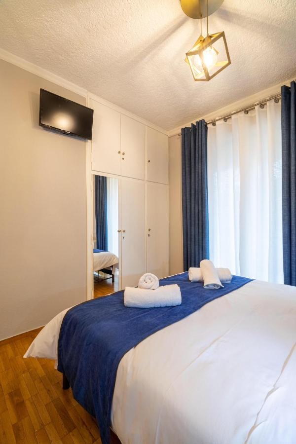 Johnny's Three Bedroom Apartment *